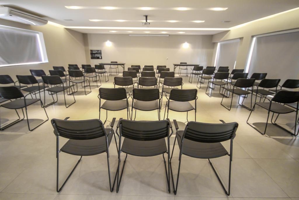 דוראדוס Gales Park Hotel מראה חיצוני תמונה
