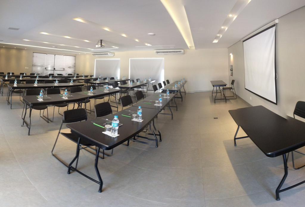 דוראדוס Gales Park Hotel מראה חיצוני תמונה
