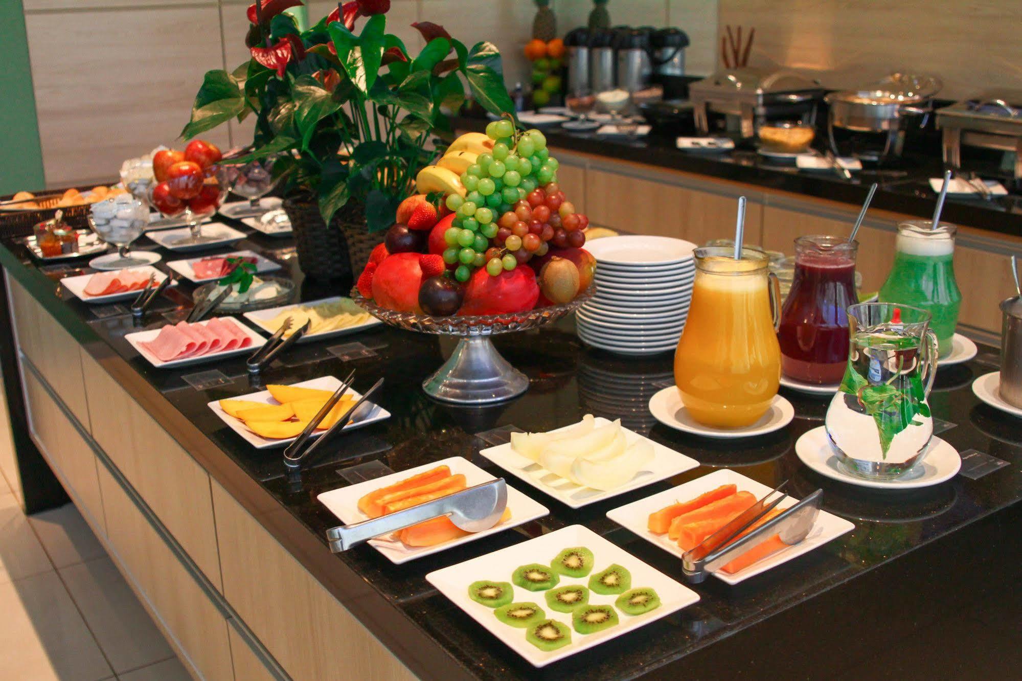 דוראדוס Gales Park Hotel מראה חיצוני תמונה