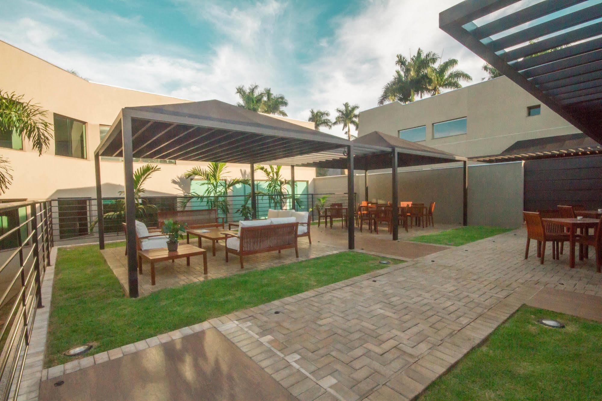 דוראדוס Gales Park Hotel מראה חיצוני תמונה